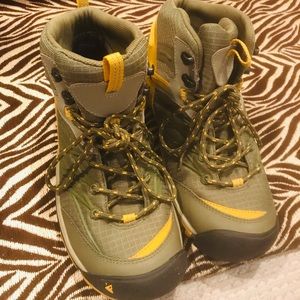 Keen dry waterproof shoes